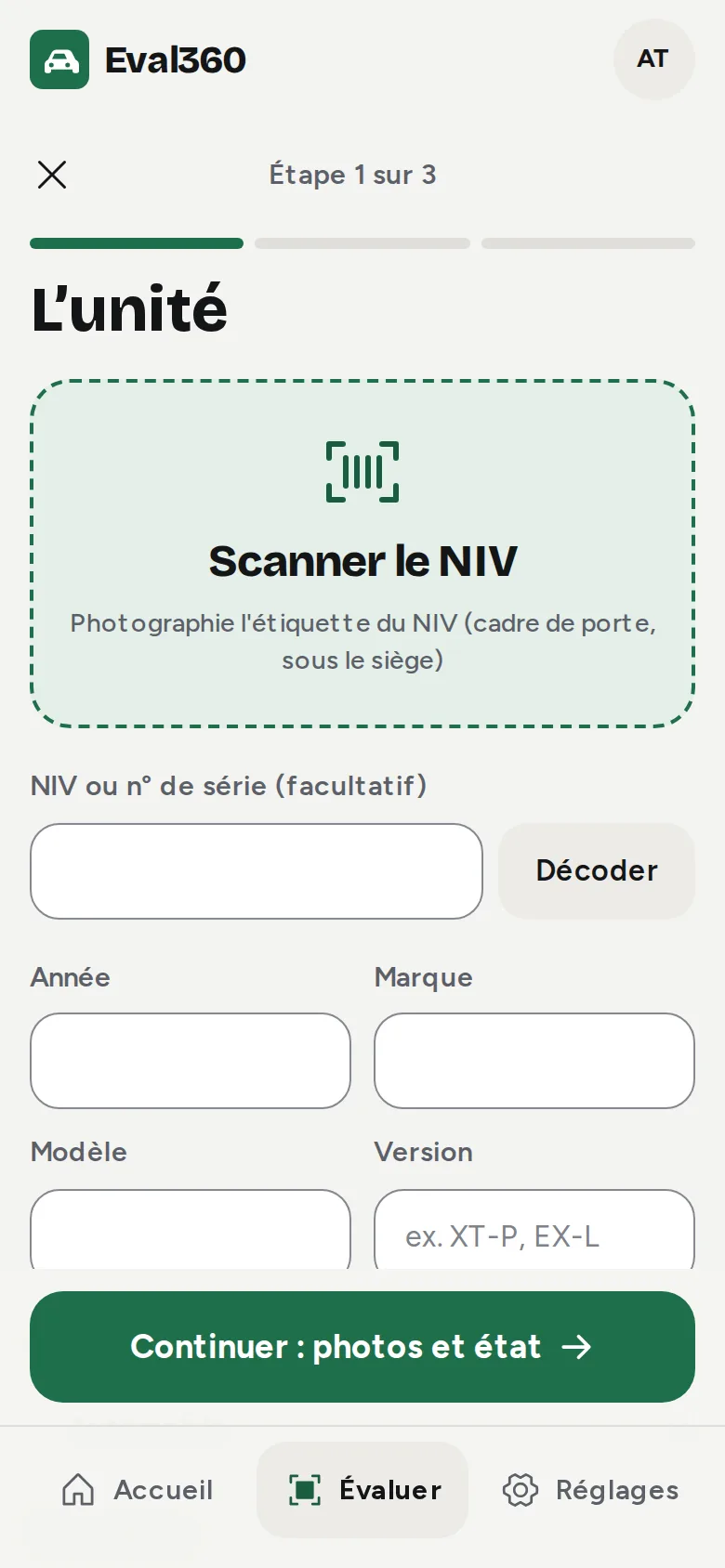 L'écran Évaluer : scanner le NIV ou entrer l'année, la marque et le modèle.